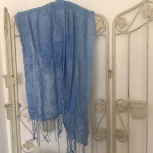 Lovely, Pretty, delicate and light spring/summer scarf. A great accessory!